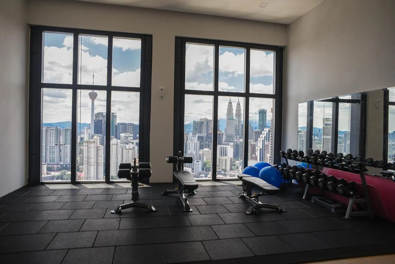 Infinity Pool Klcc Lalaport Deluxe Suite By Miko Kuala Lumpur