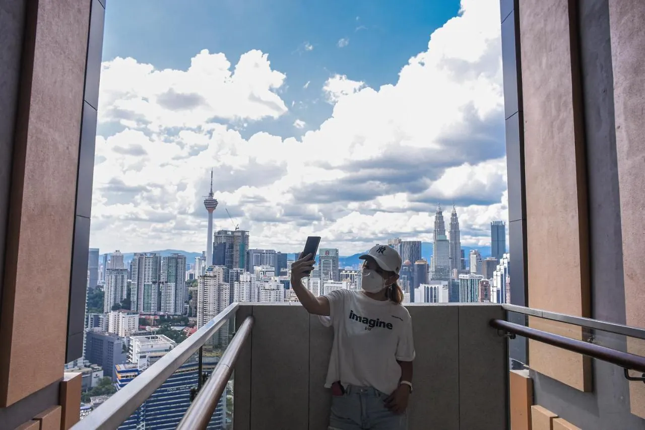 Apartment Infinity Pool Klcc Lalaport Deluxe Suite By Miko Kuala Lumpur Malaysia