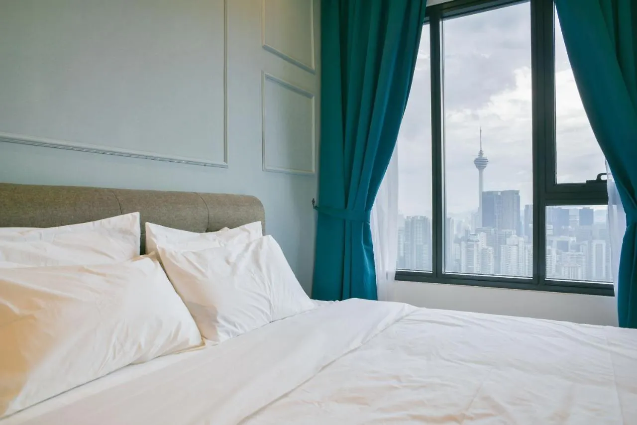 Infinity Pool Klcc Lalaport Deluxe Suite By Miko Kuala Lumpur Malaysia